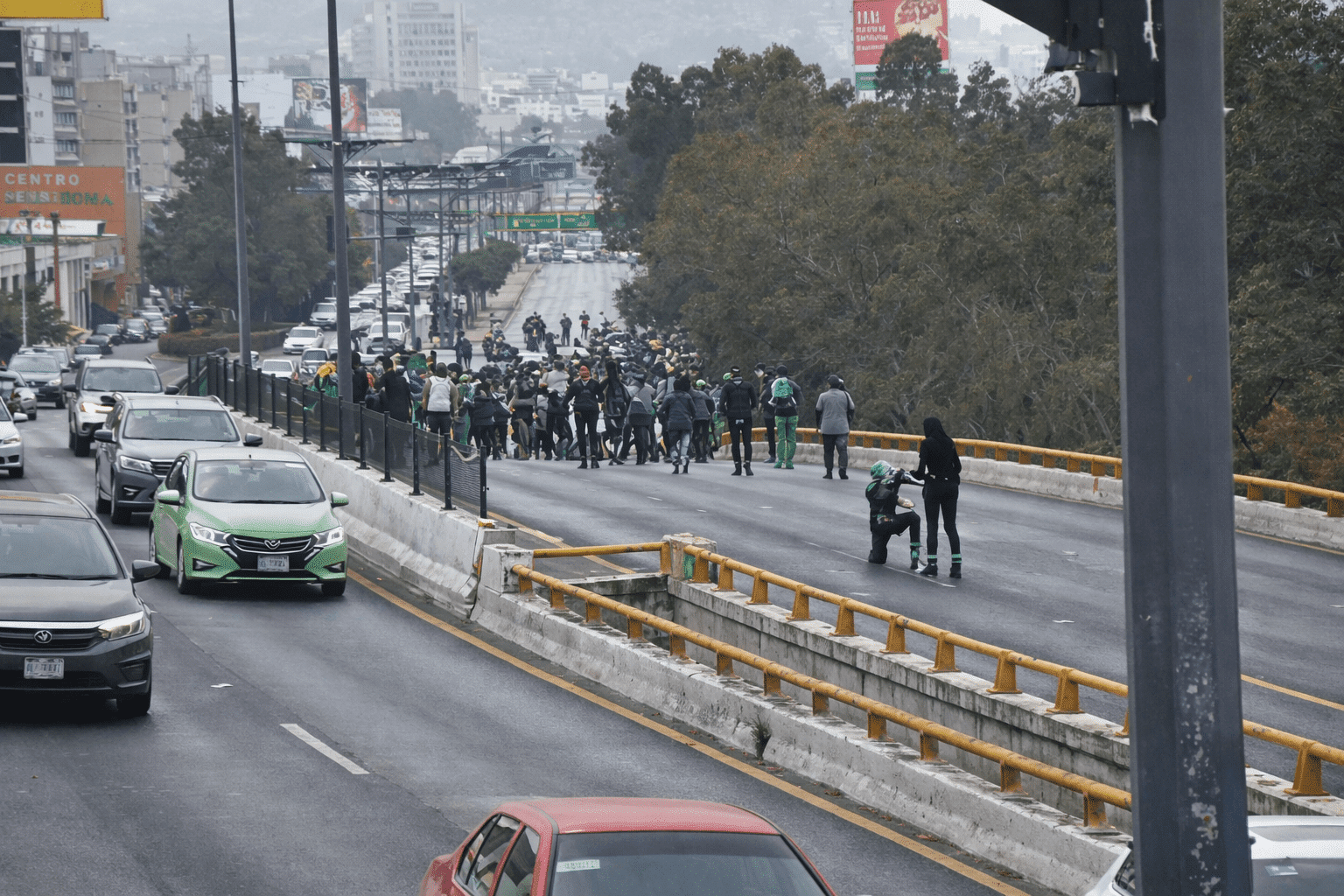 Caos vial en Salvador Nava exhibe desorden en gobierno de Galindo