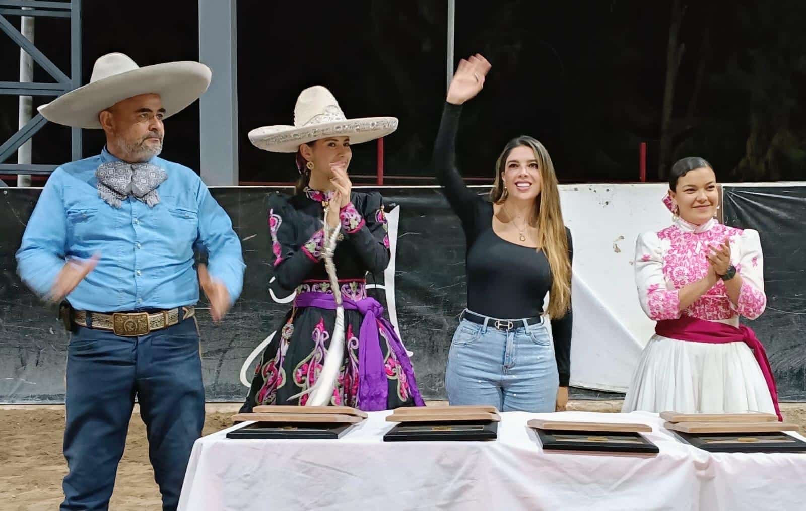 Ruth González Silva impulsa el talento femenino y reconoce a las mejores escaramuzas de San Luis Potosí