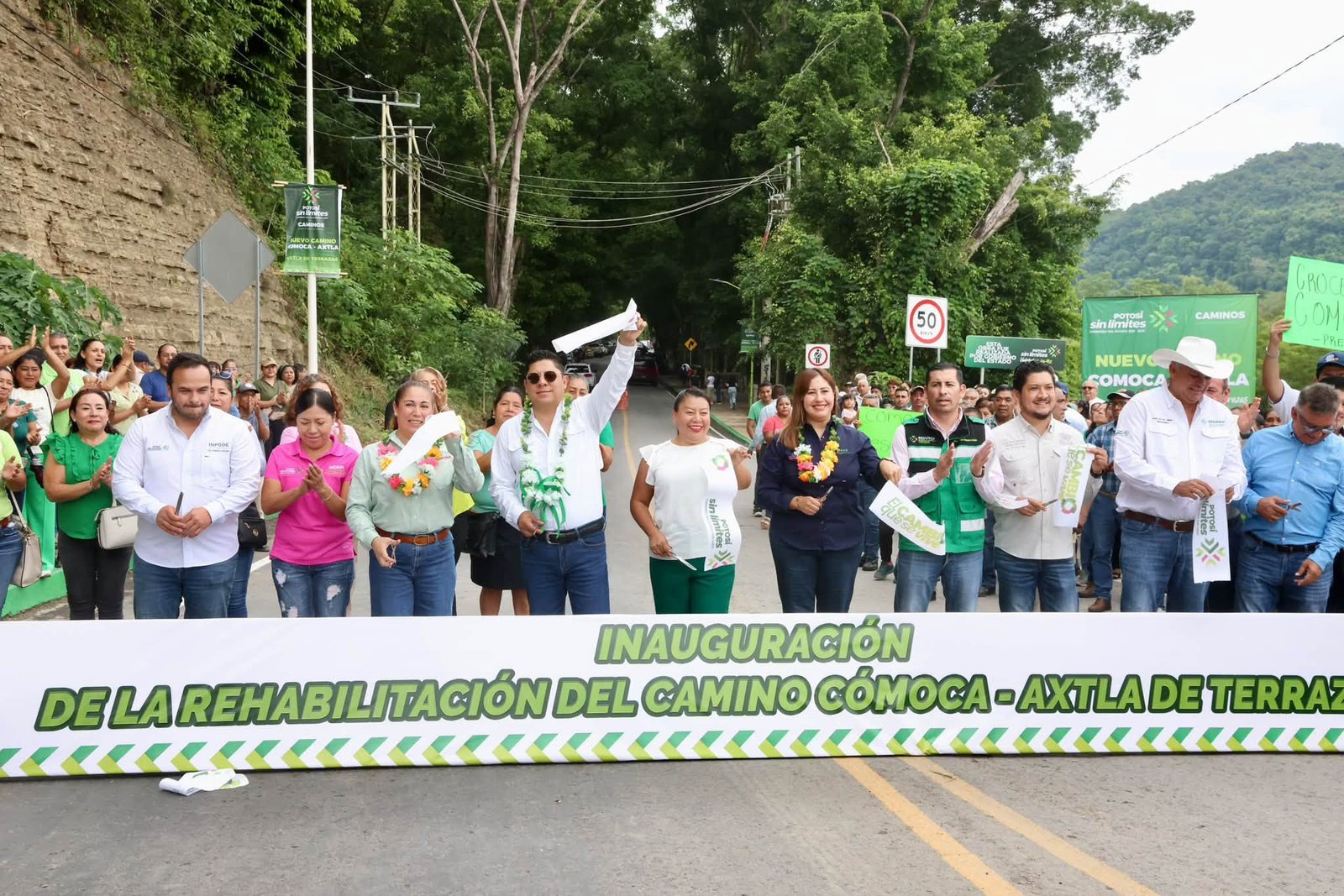 Ricardo Gallardo mejora conectividad con renovación del camino Cómoca–Axtla